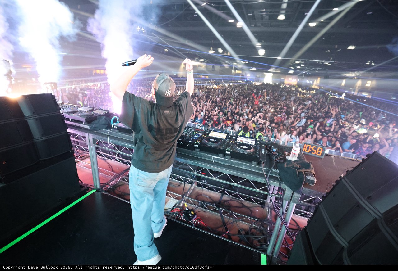 DJ Hypes Massive Crowd at Wobbleland 2026