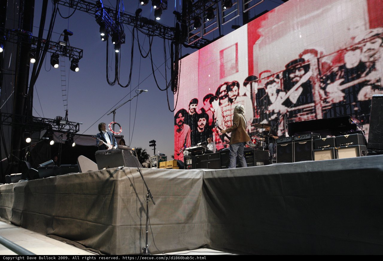 Epic Crowd-Pleasing Performance on Coachella 2009 Stage
