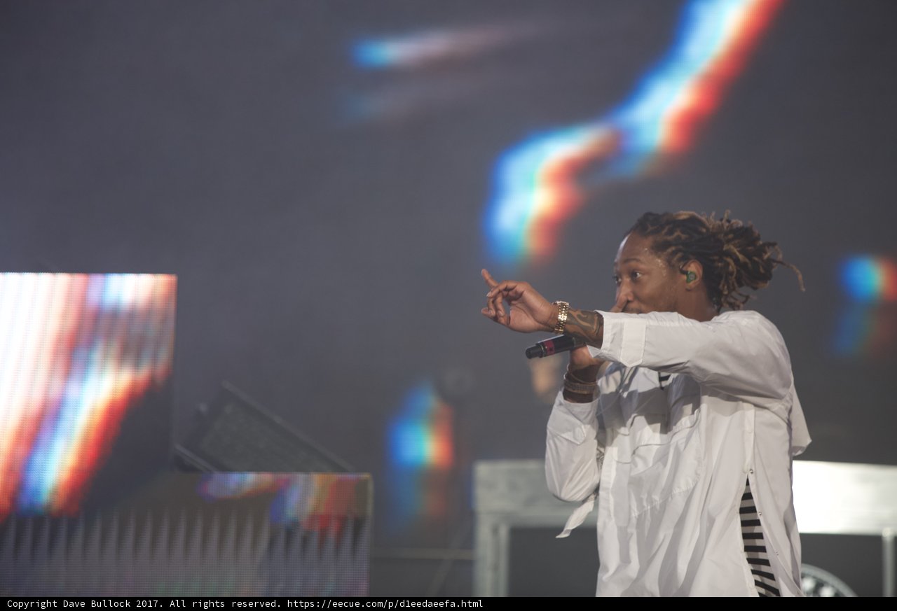 Tsalta Baptiste electrifies the Coachella crowd with solo performance