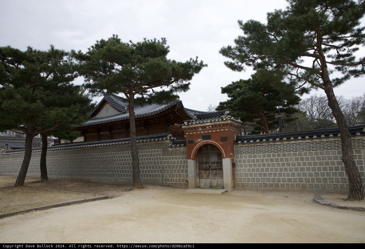 Majestic Gateway to the Korean Palace