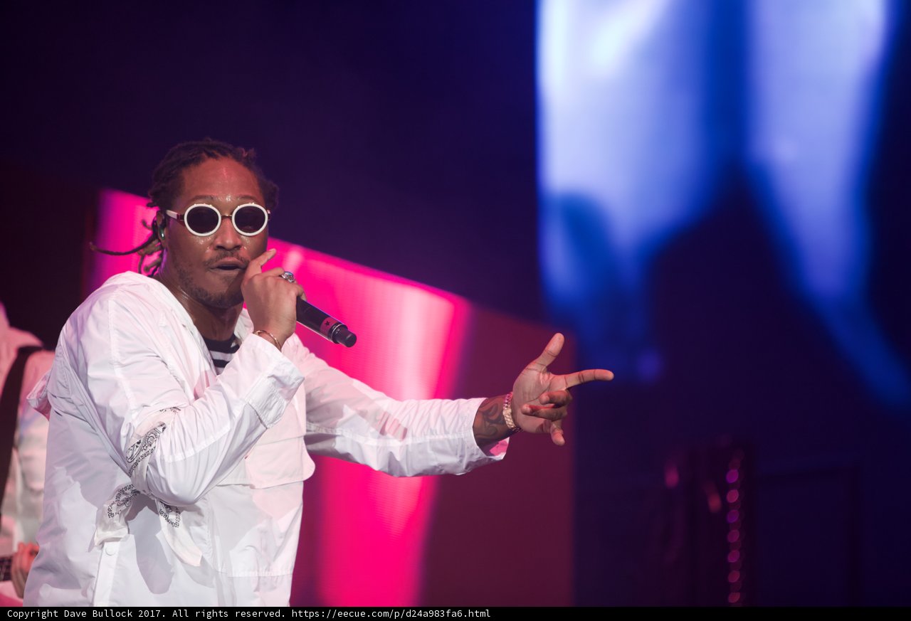 Solo Performance in Sunglasses