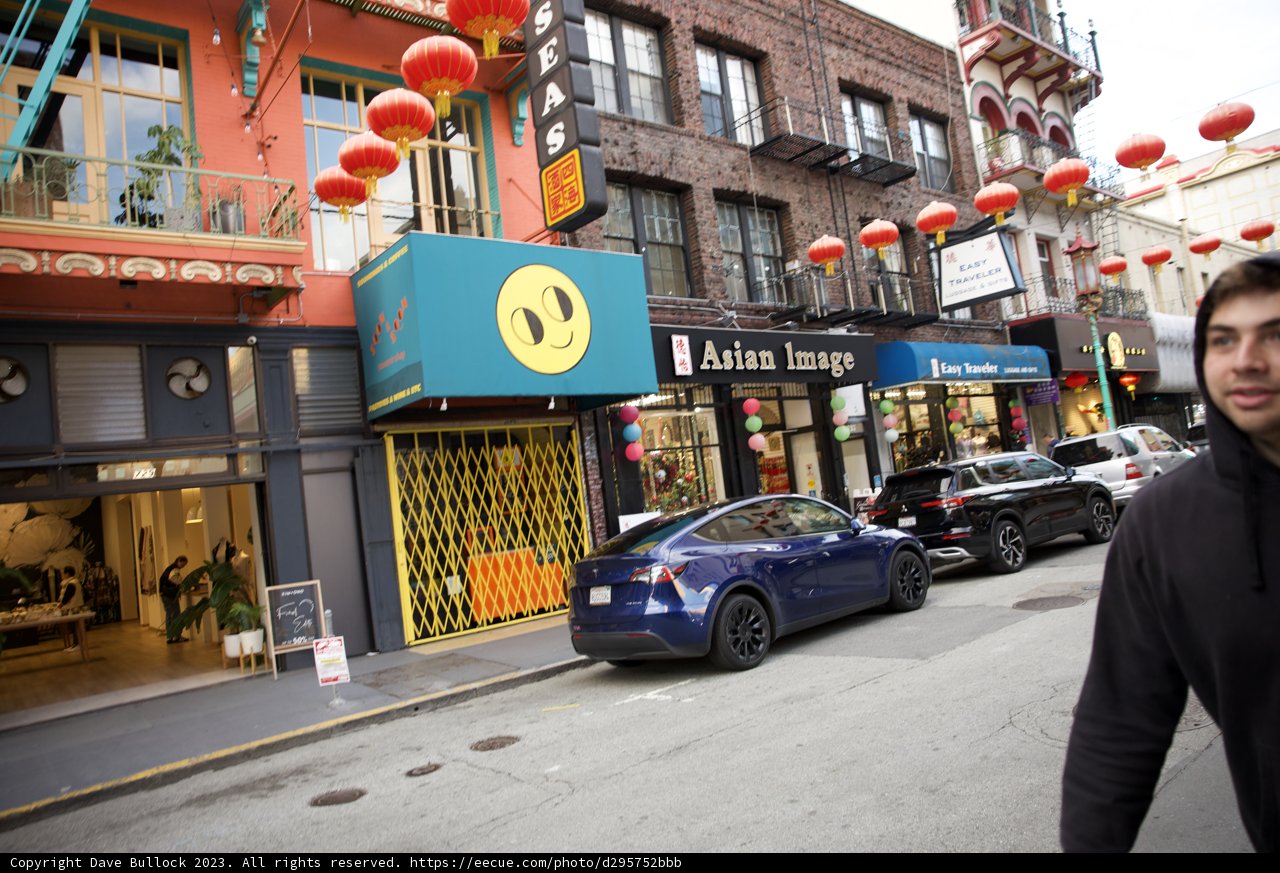 Urban Wanderer: A Stroll Through Chinatown