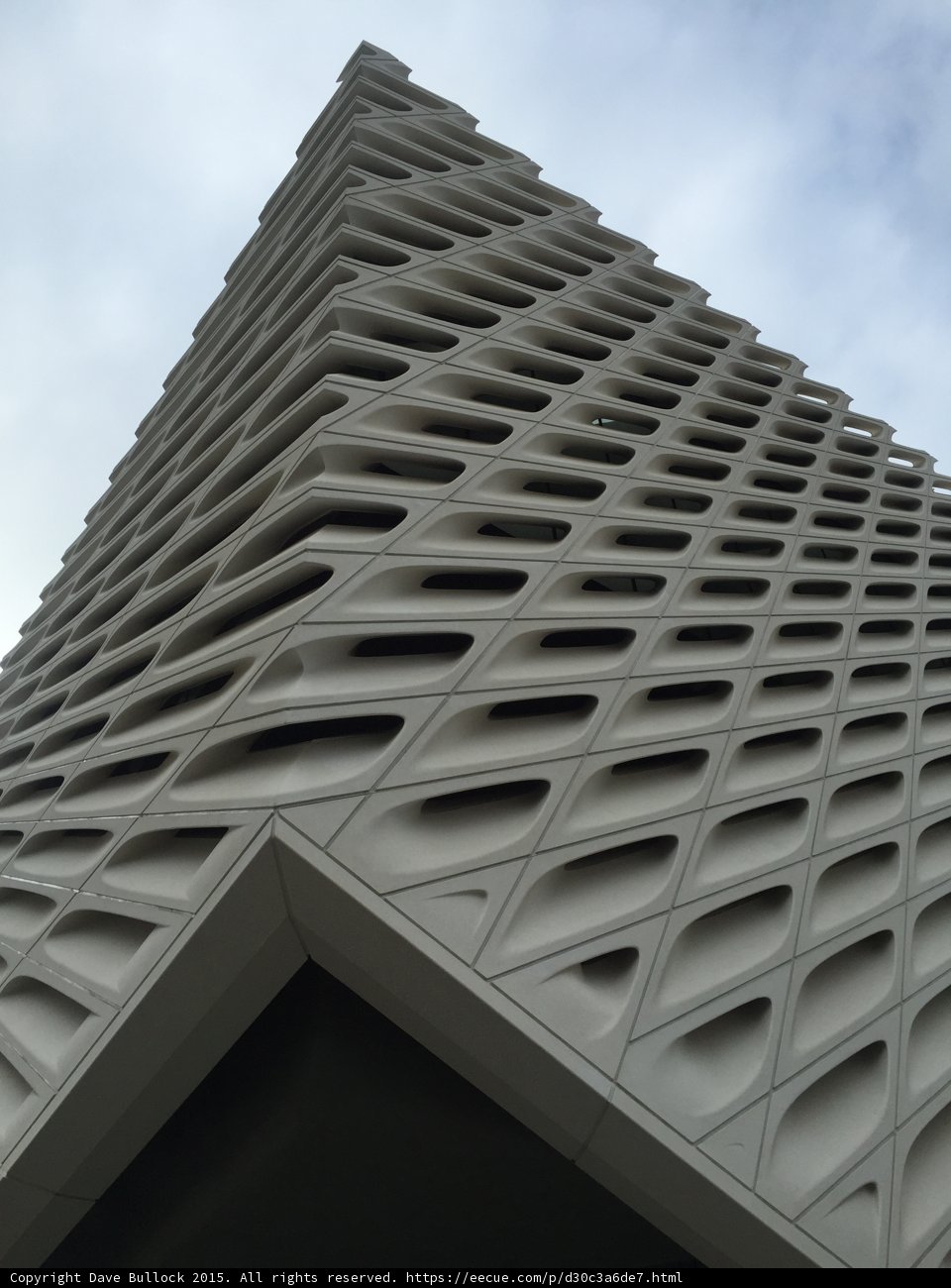 The Broad Museum: A Triangle Skyscraper in the Heart of LA