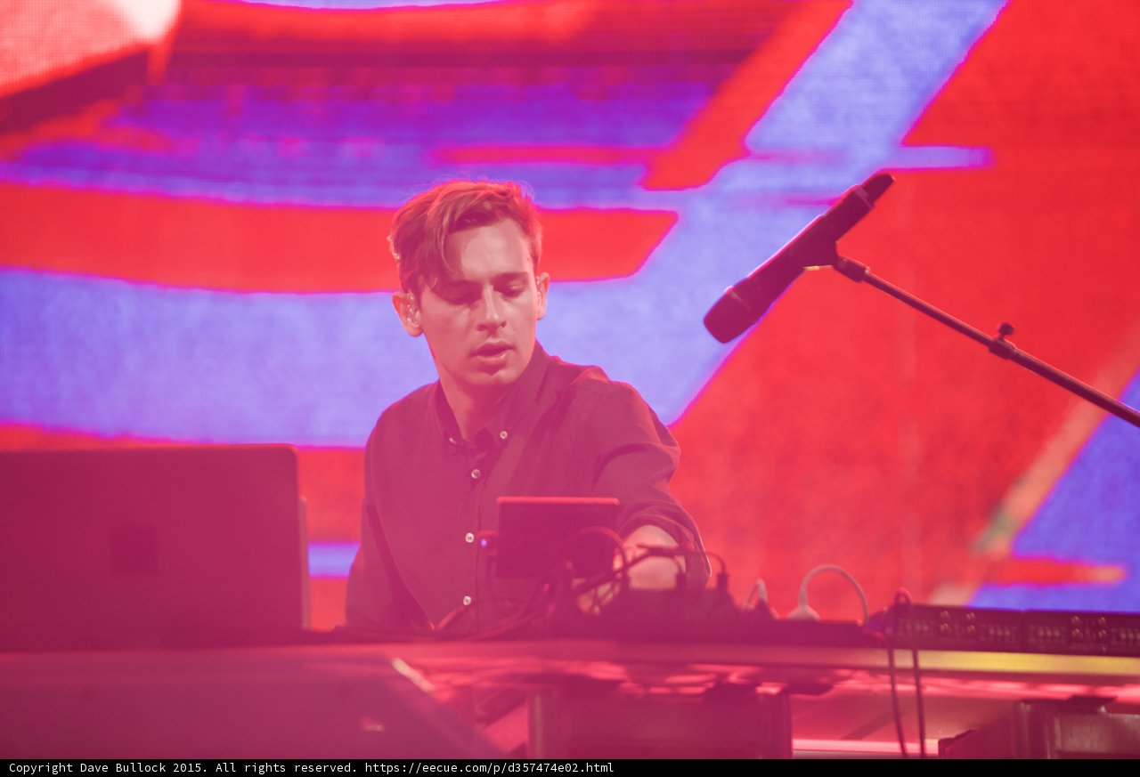 Flume Red Geometric Visuals