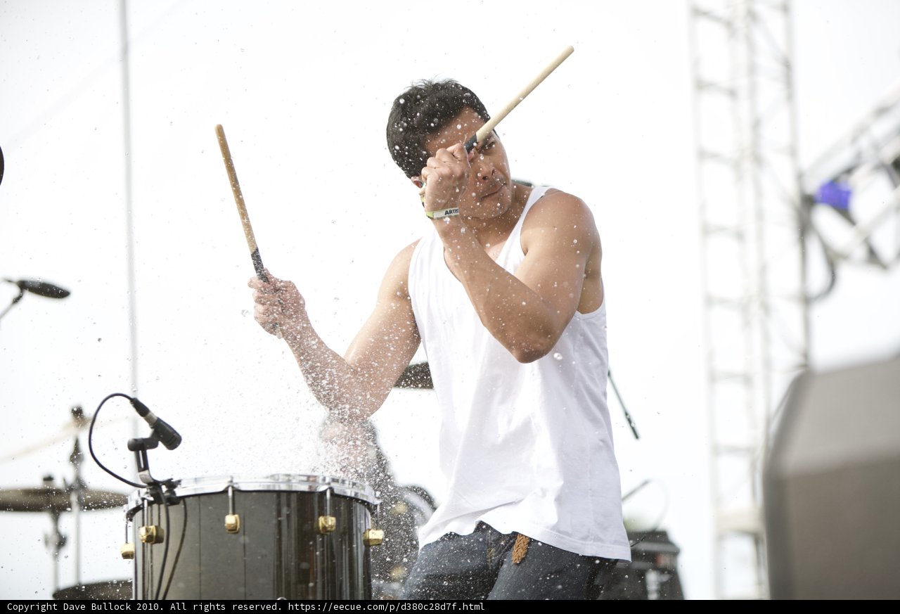 Drumming with a Splash