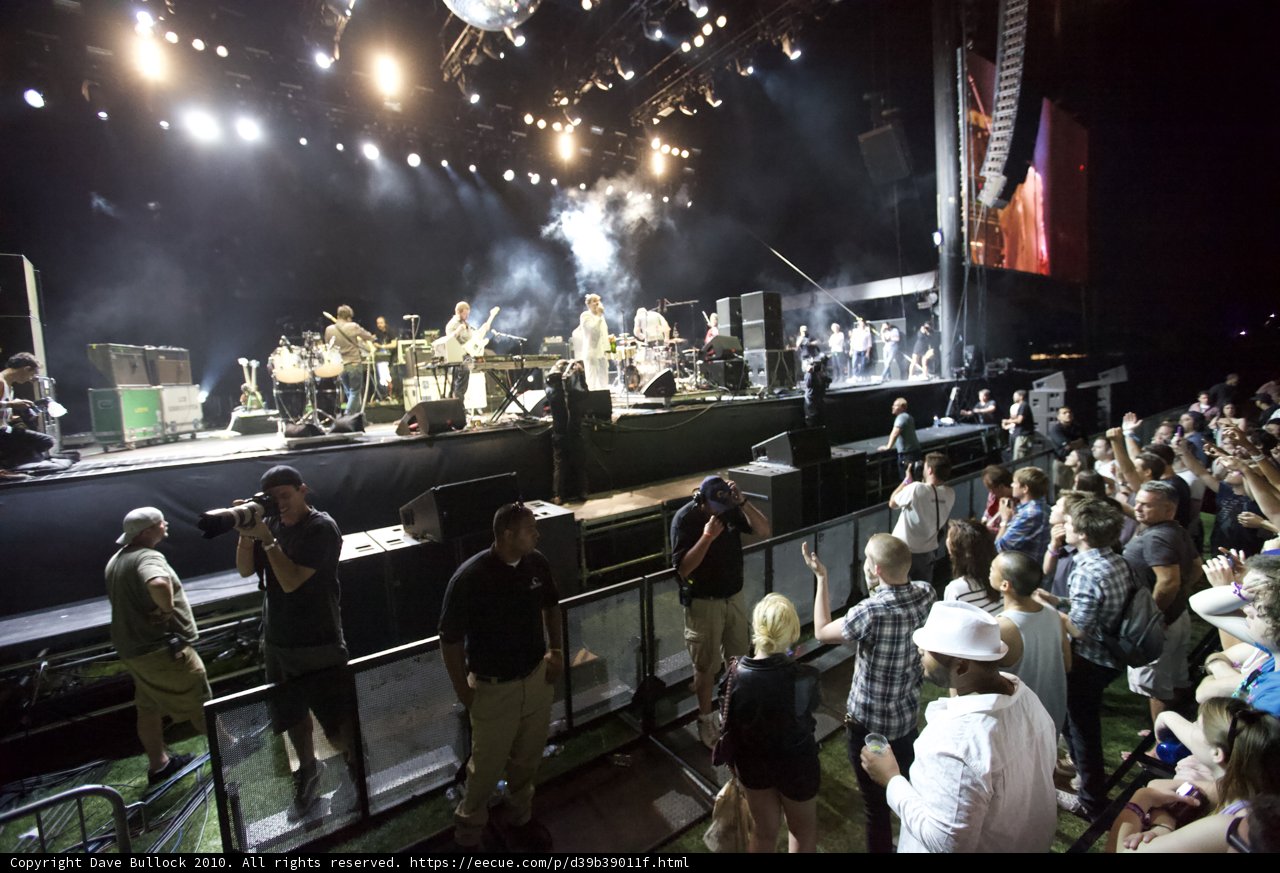 Rockin' the Crowd