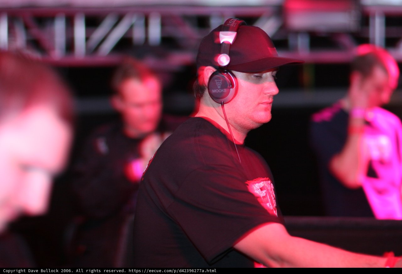 Nightlife in Headgear