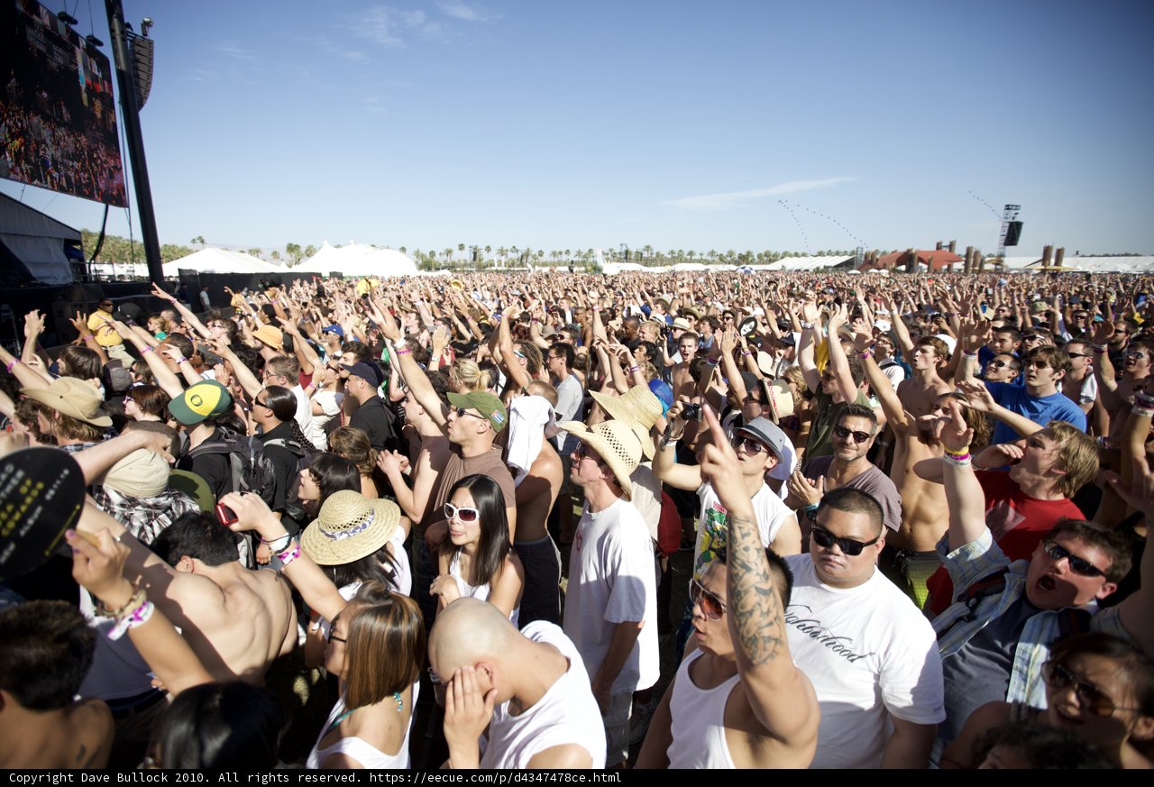 The Vibrant Sunday Crowd at Coachella Music Festival