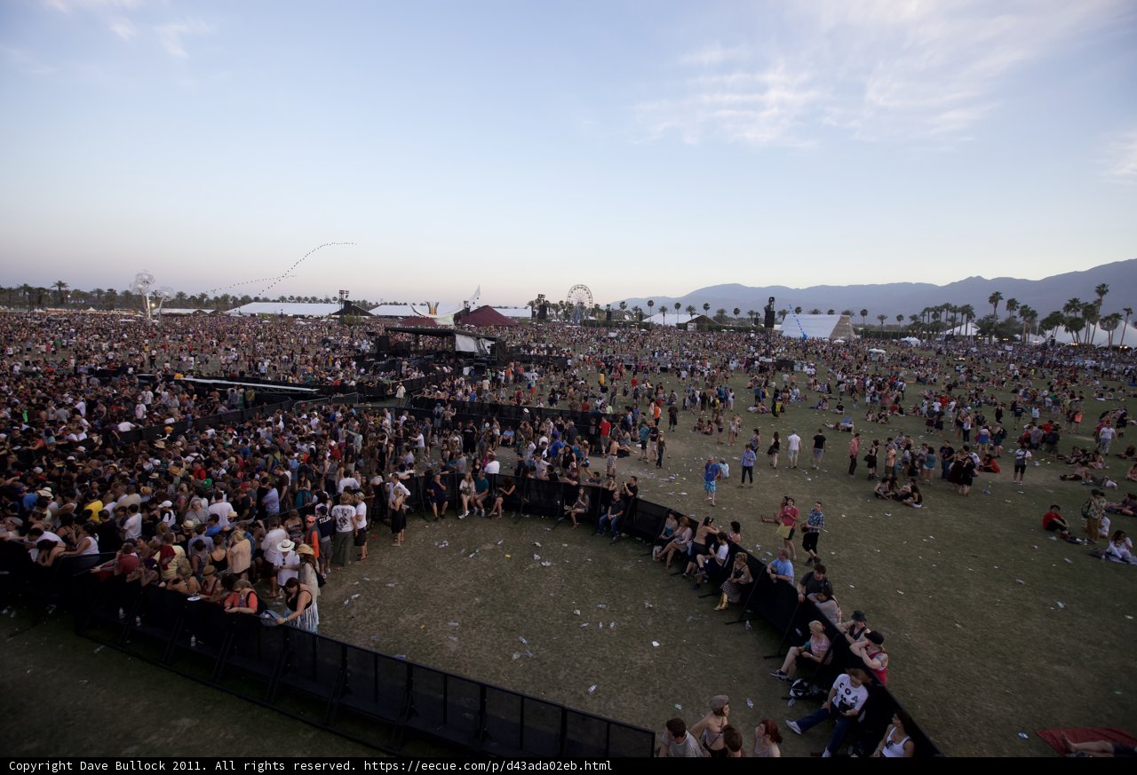 Coachella 2011: Sunday Concert Crowd