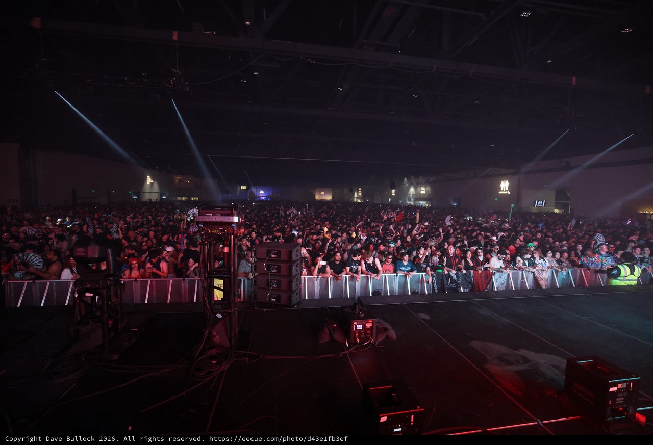 Massive Crowd Packs Wobbleland 2026 Festival Stage
