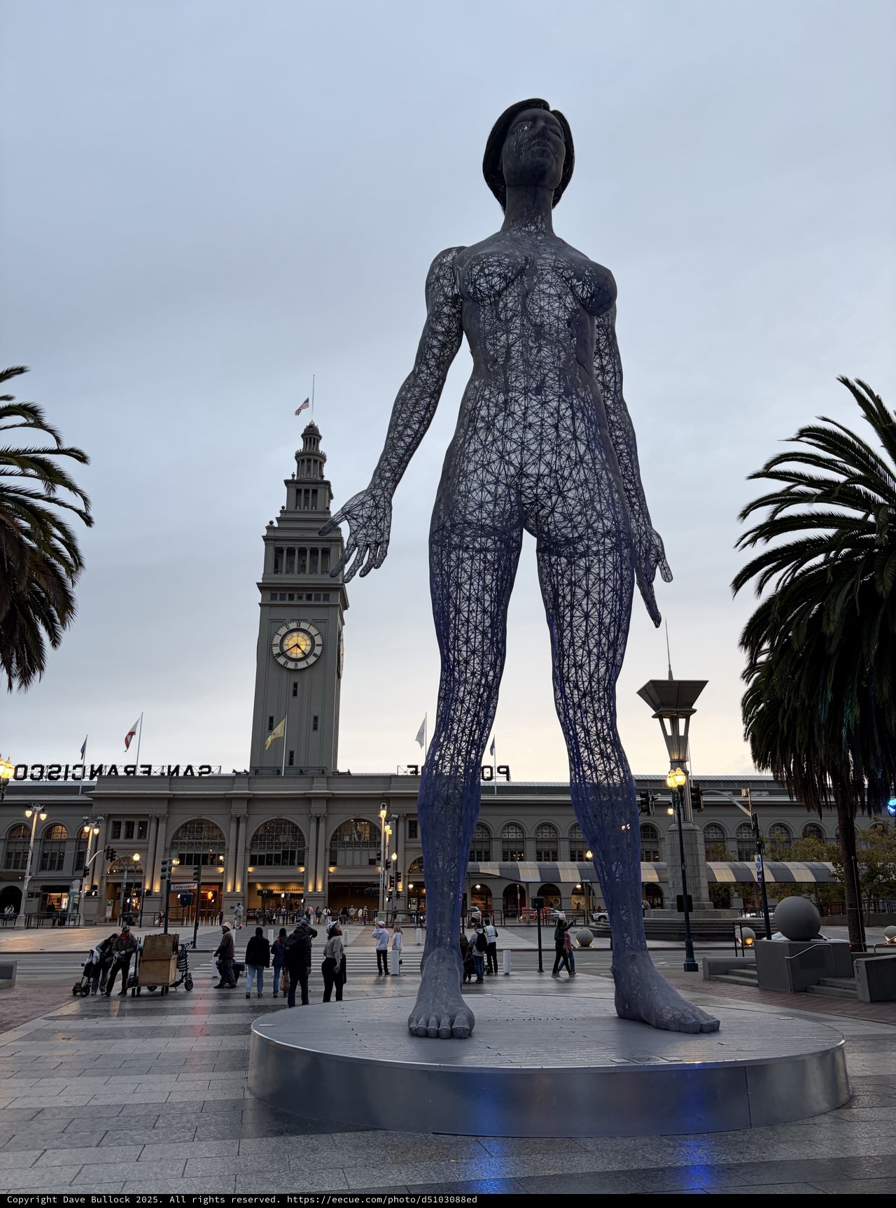 Towering Wire Mesh Sculpture at San Francisco's Ferry Building