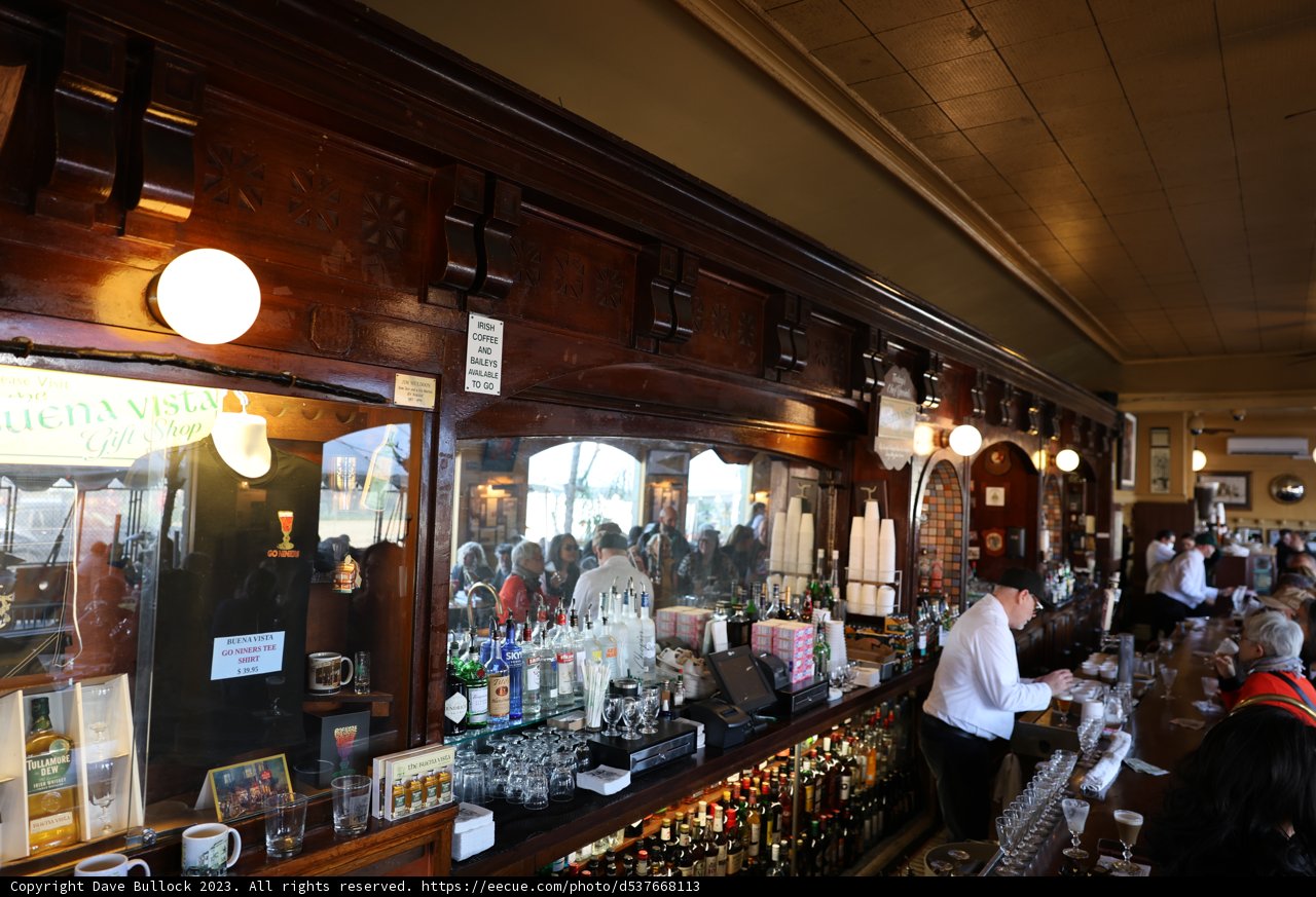 A Night at "6 Cups" Pub