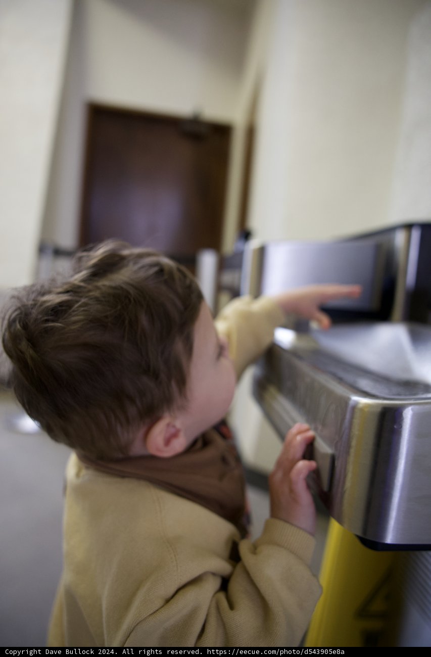Young Curiosity at Lawrence Hall of Science