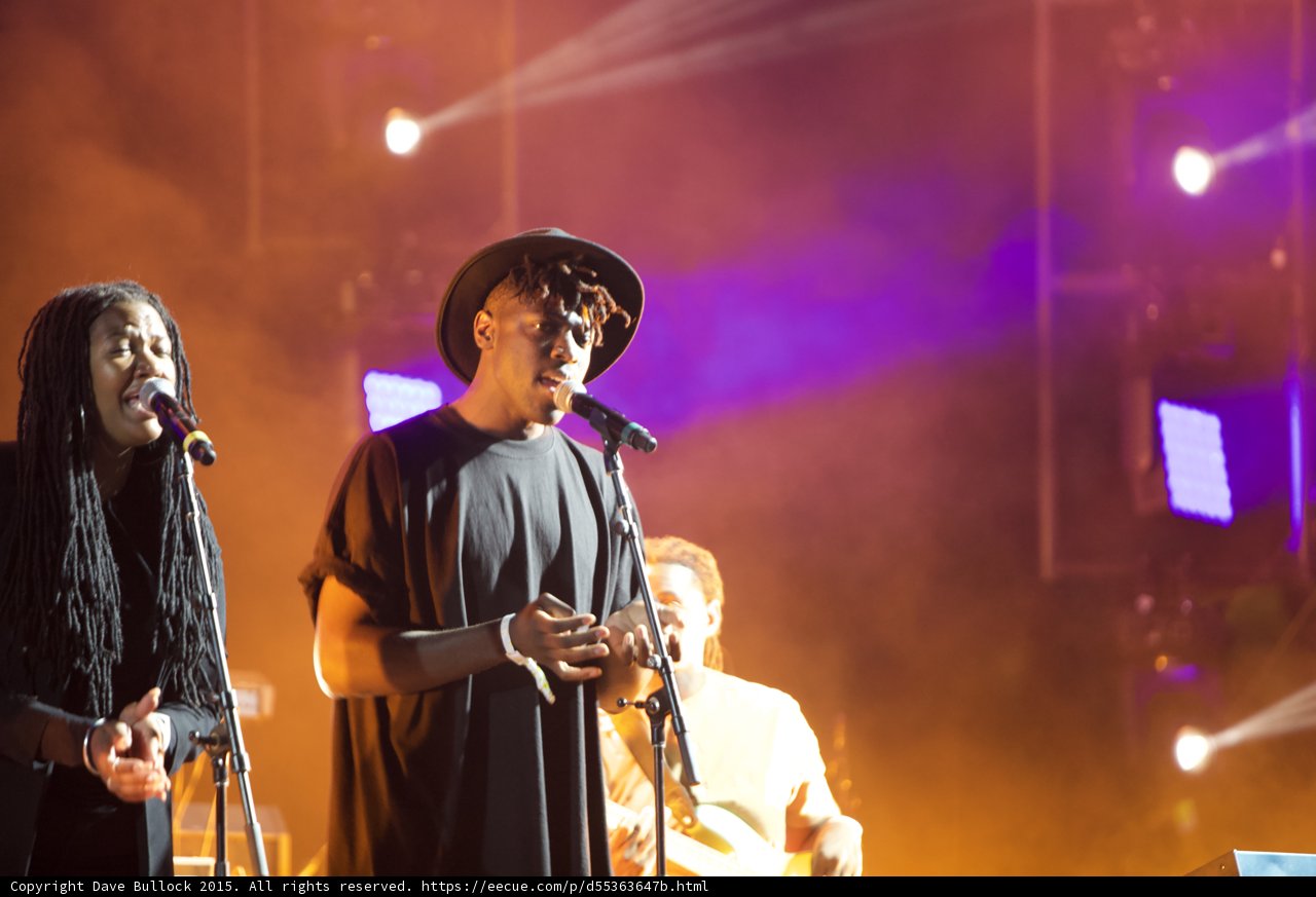 Solange Band Vocalist Hat Dreadlocks Backing Vocalist Bassist LED Panels Orange Purple