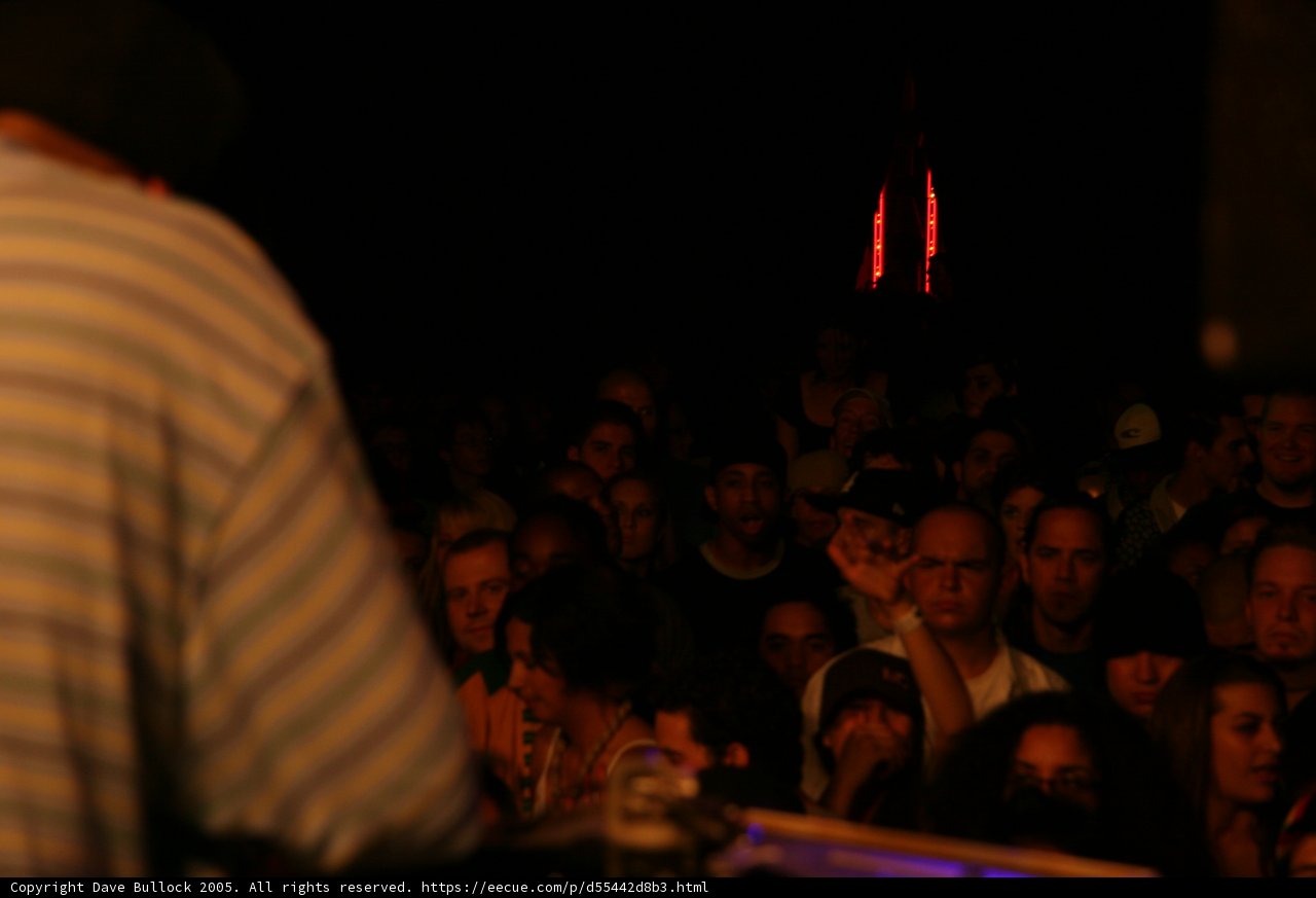 Captivating the Urban Crowd