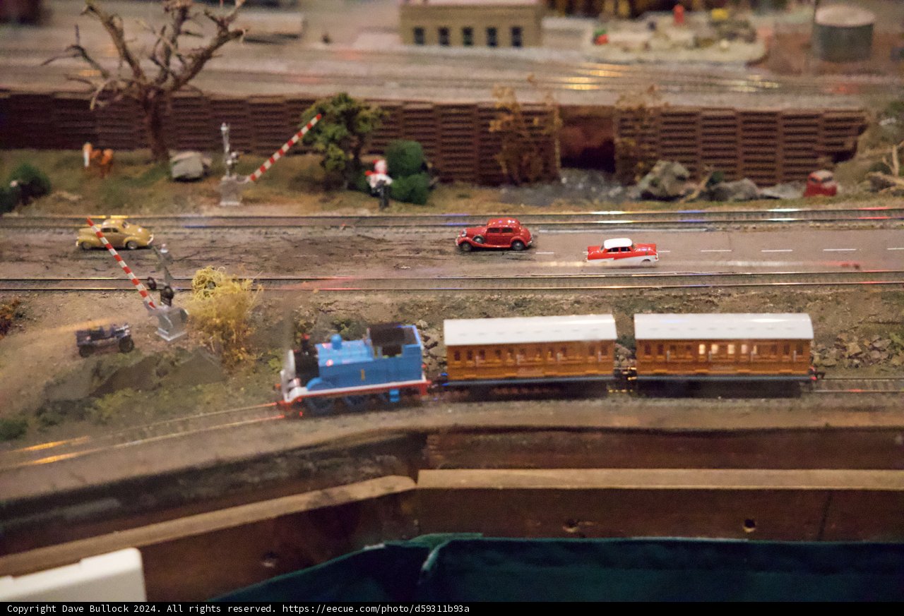 Miniature Worlds in Motion