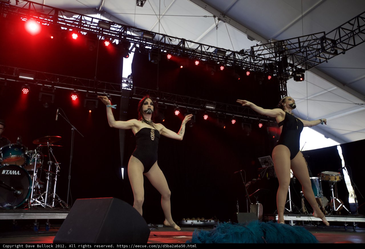 Stage Sisters