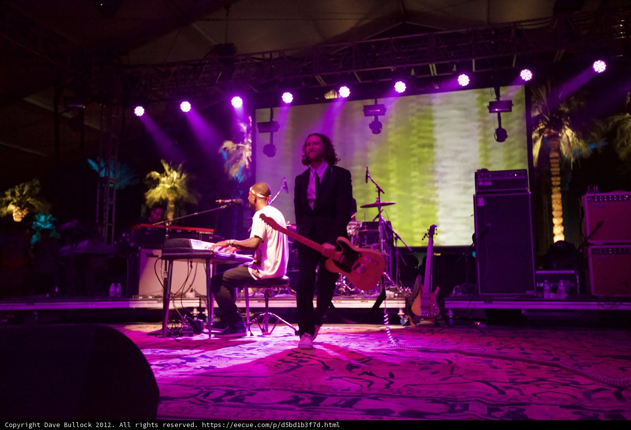 Mike Einziger Shreds the Stage at Coachella 2012