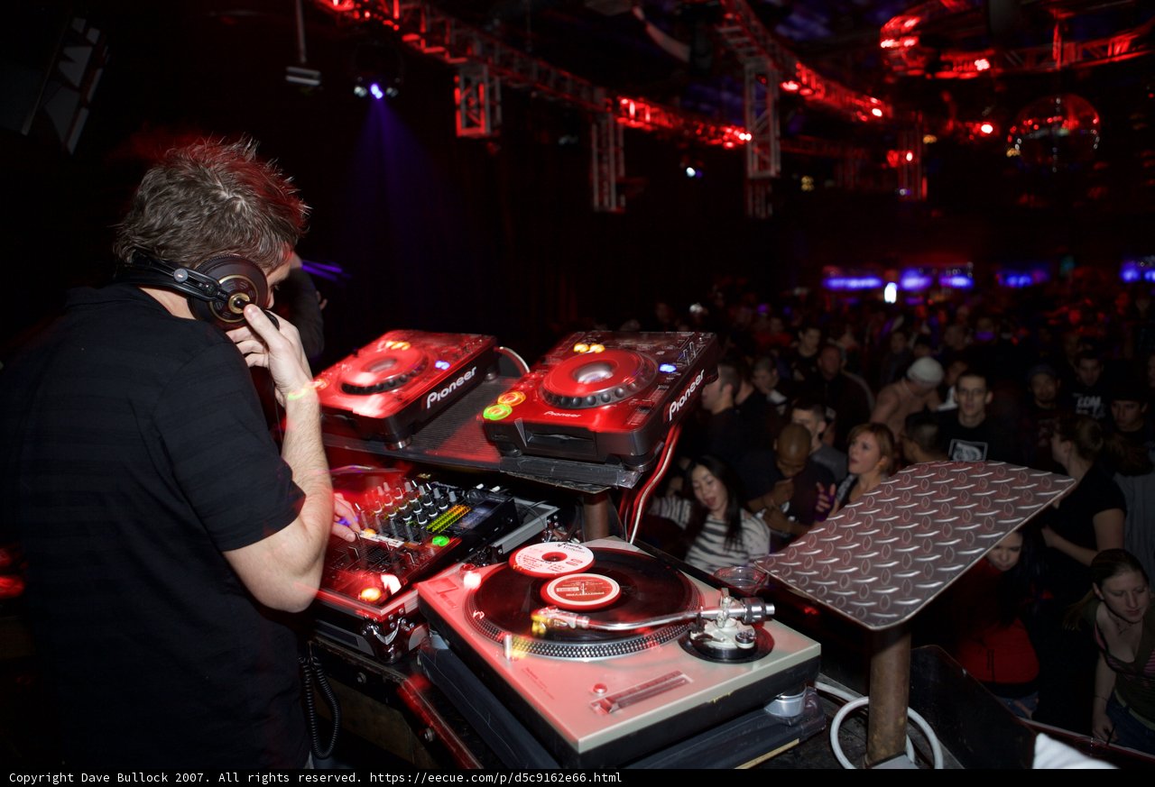 Live DJ Performance at 2007/funktion Nightclub