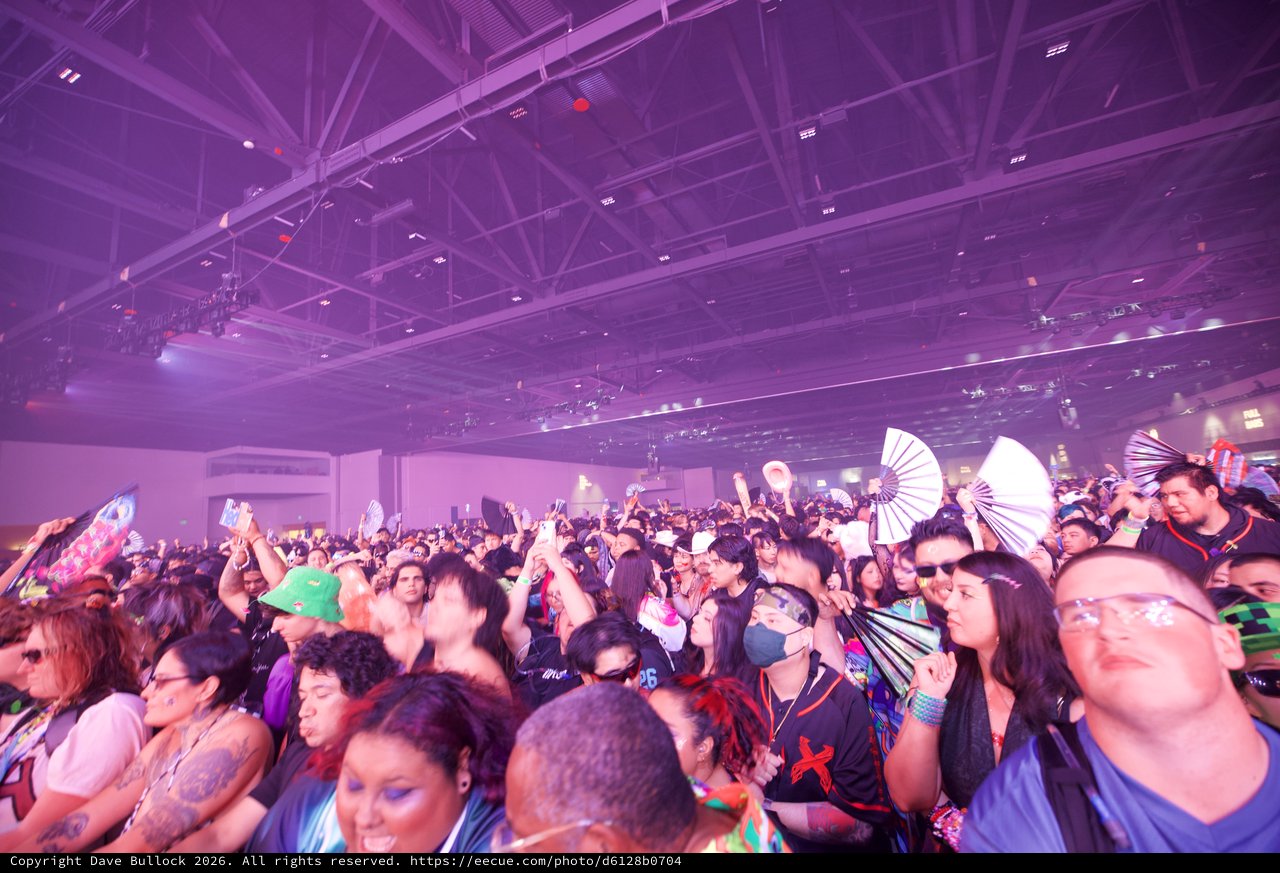 Electric Crowd Surges at Wobbleland Festival 2026