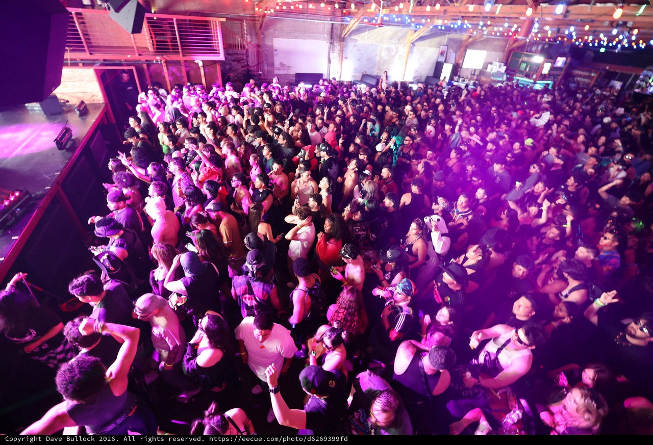 Massive Dance Crowd Surges at Wobbleland 2026