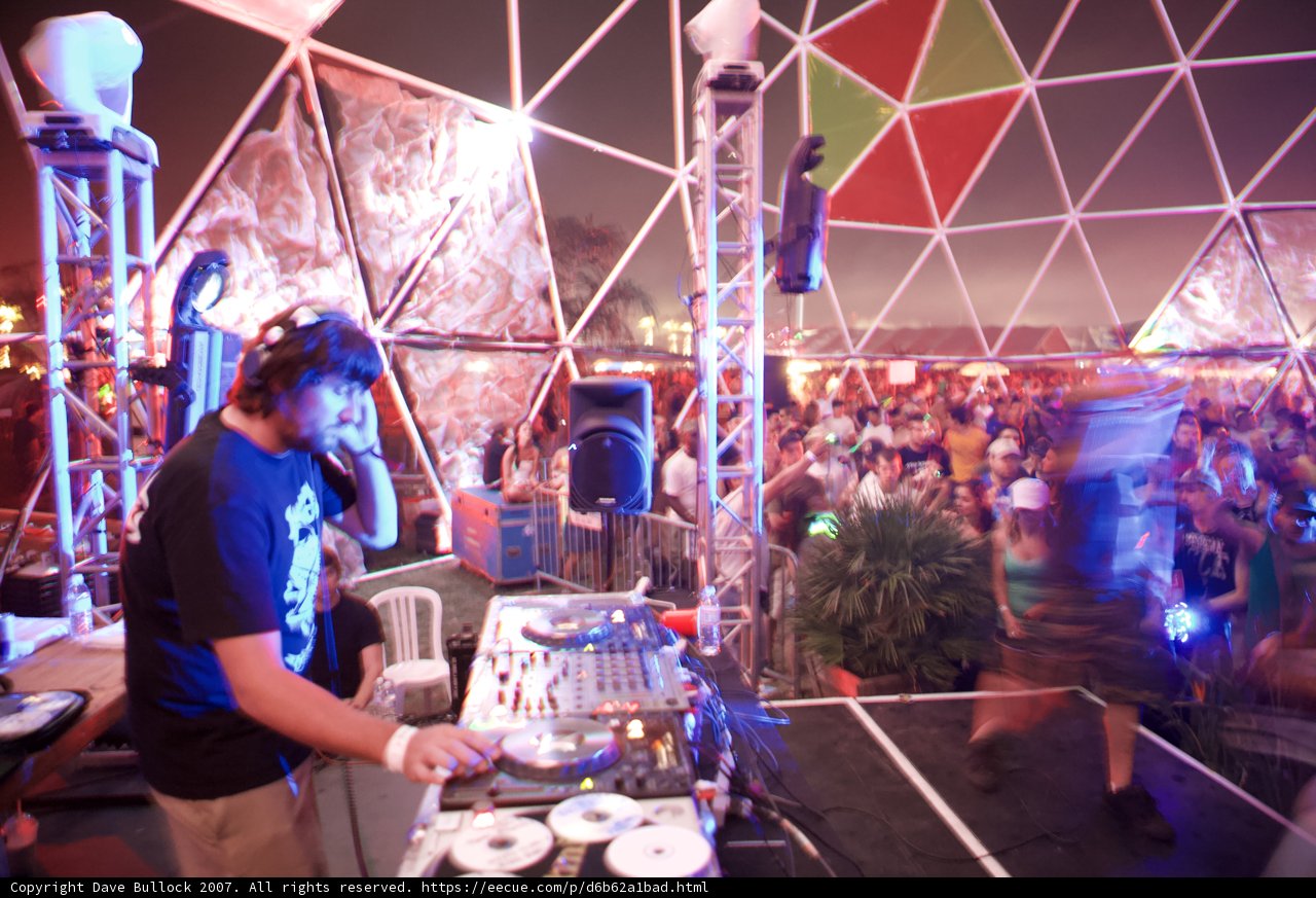 Coachella DJ electrifies urban night sky