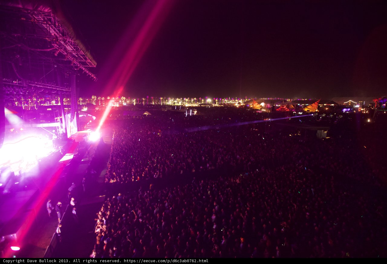 Bright Lights and Rockin' Crowds