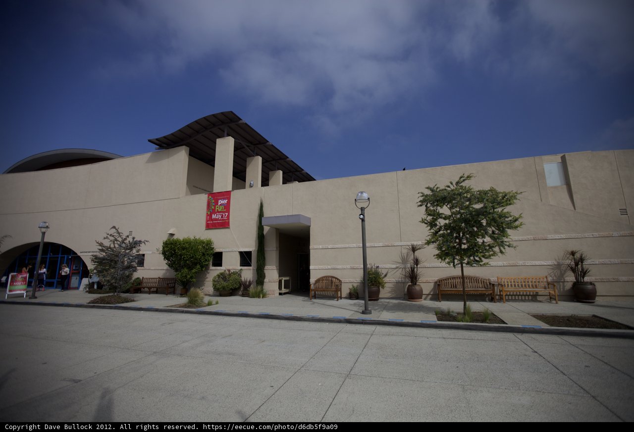 Red Sign on the Brawerman Temple School Building