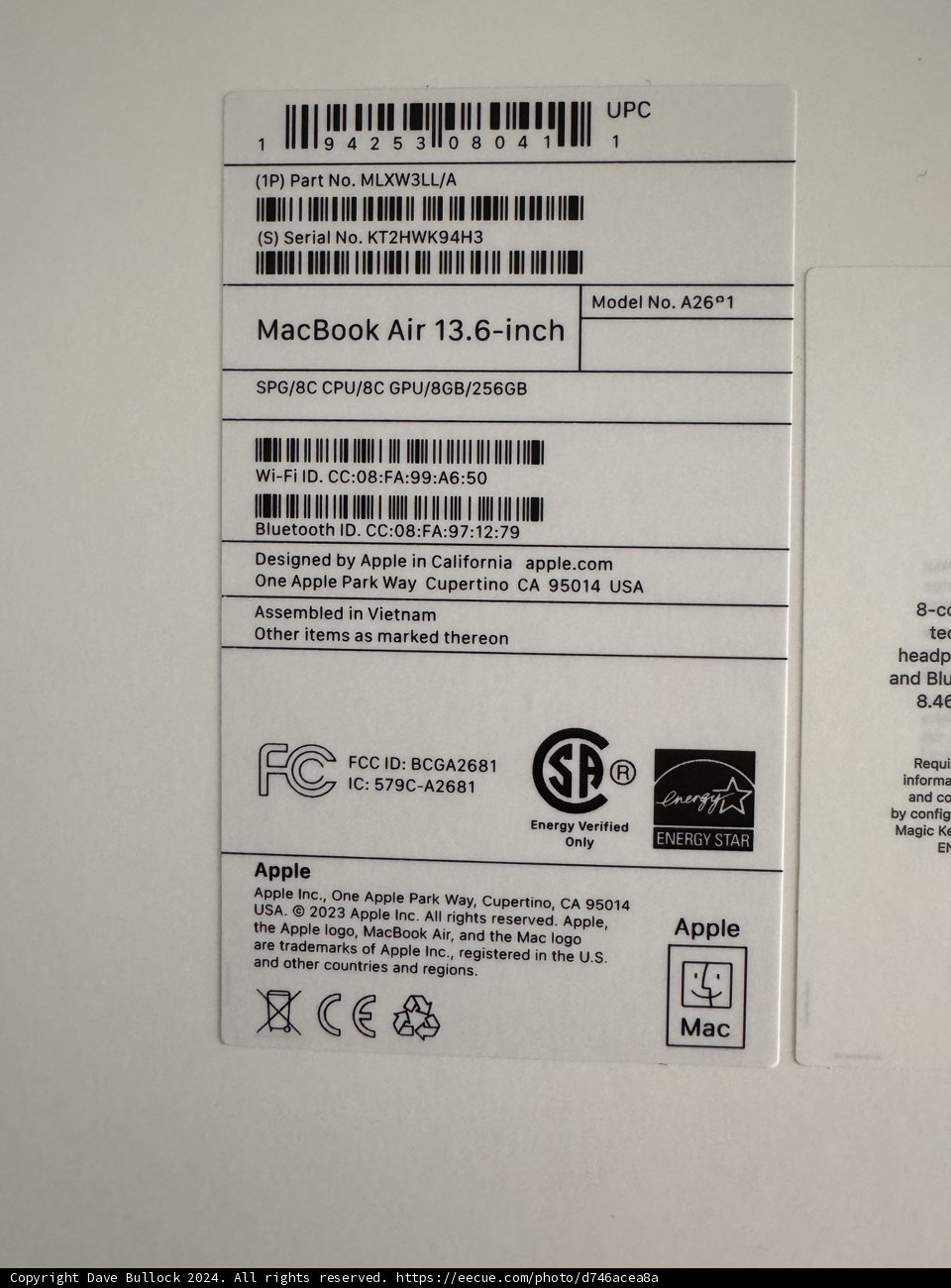 Unboxing Details: MacBook Air Edition