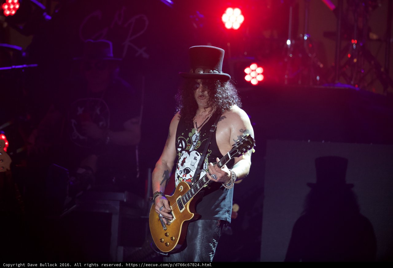 Slash Shreds at Guns N Roses Concert in Atlanta