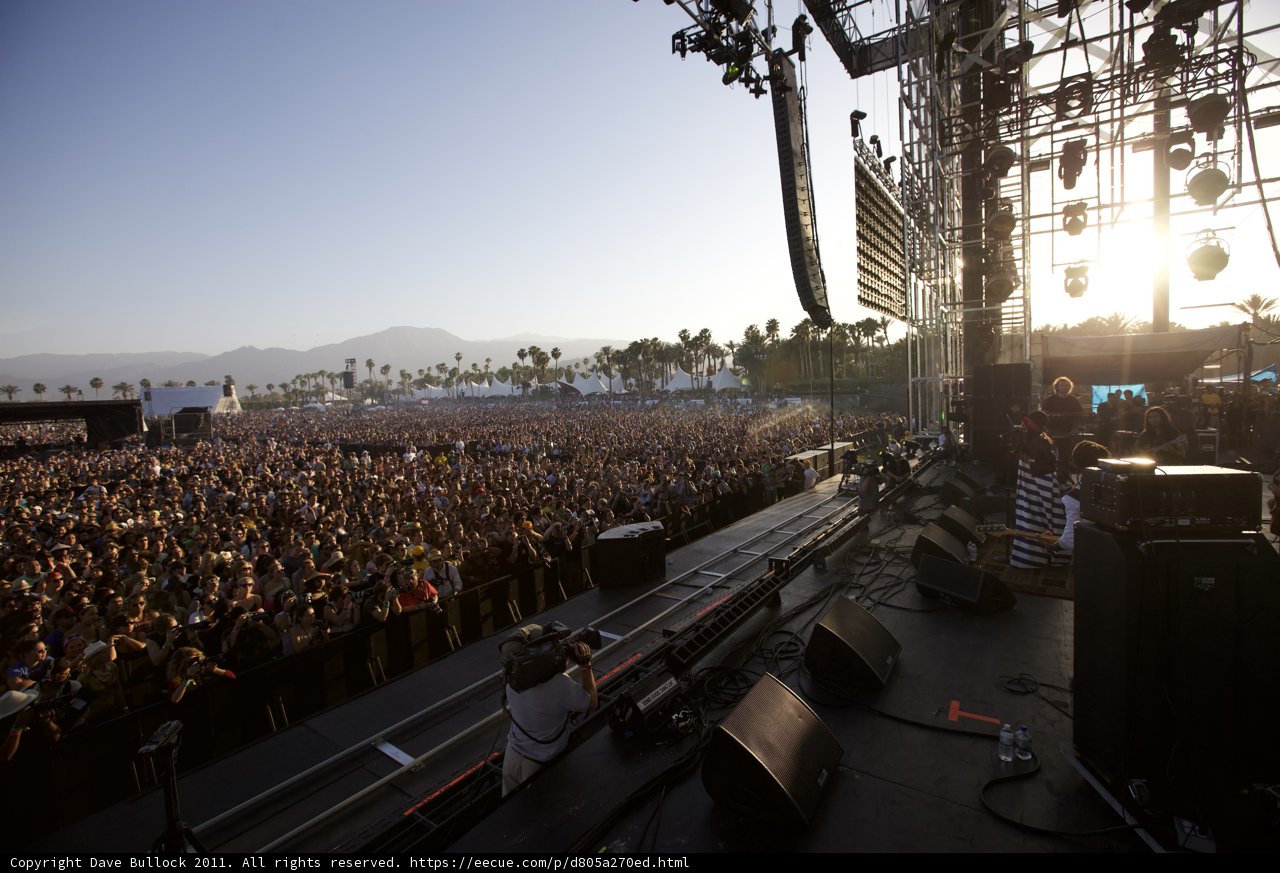 Jamming with the Crowd