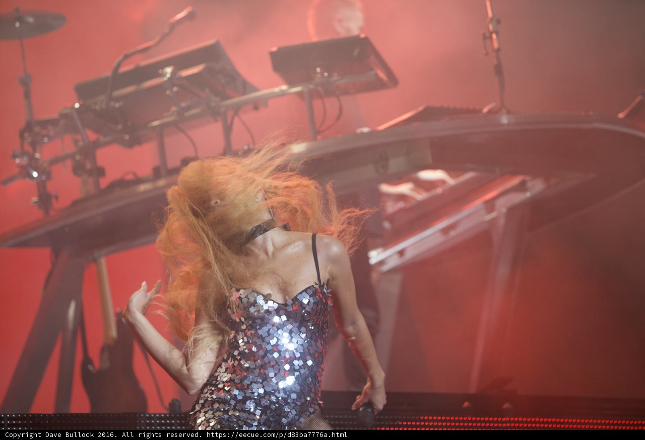 Sequin-Clad Songstress Steals the Stage