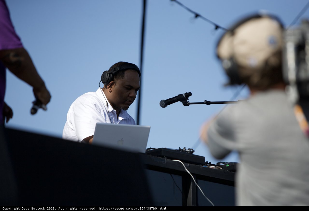 The Deejay's Groove