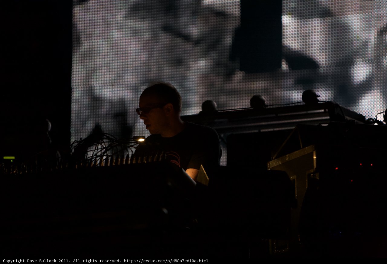 Keyboard Performance under Mesmerizing LED Lighting