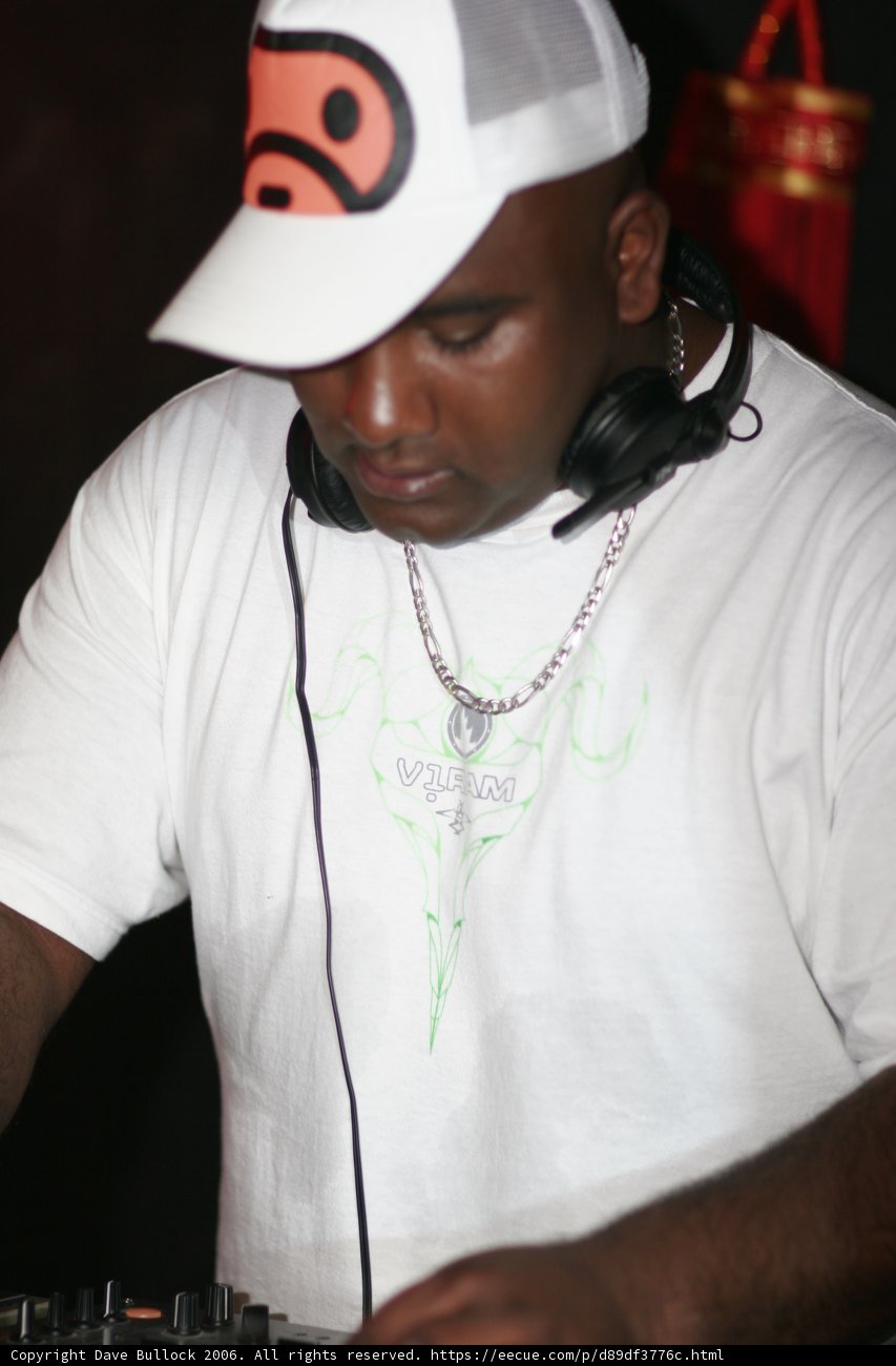 DJ Grooves