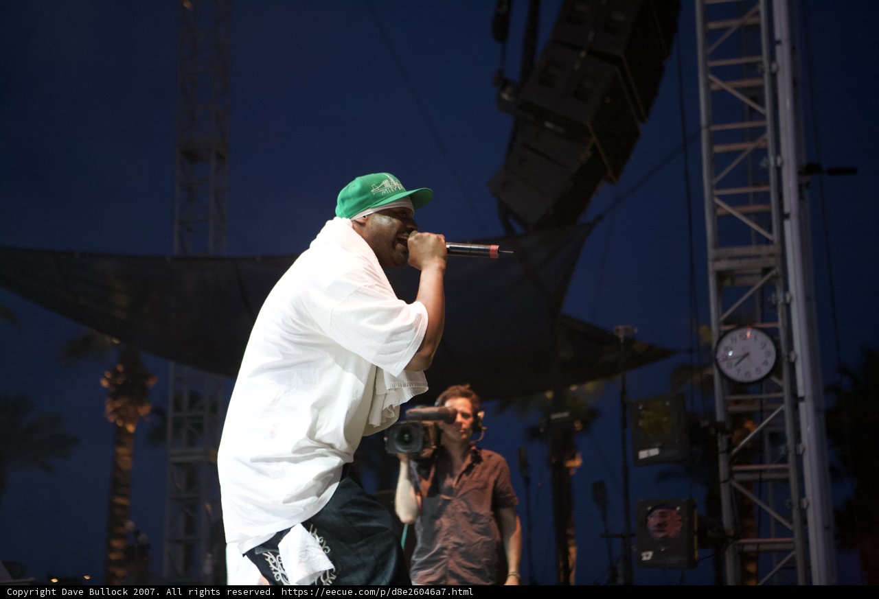 Green Hat Singer Takes the Stage