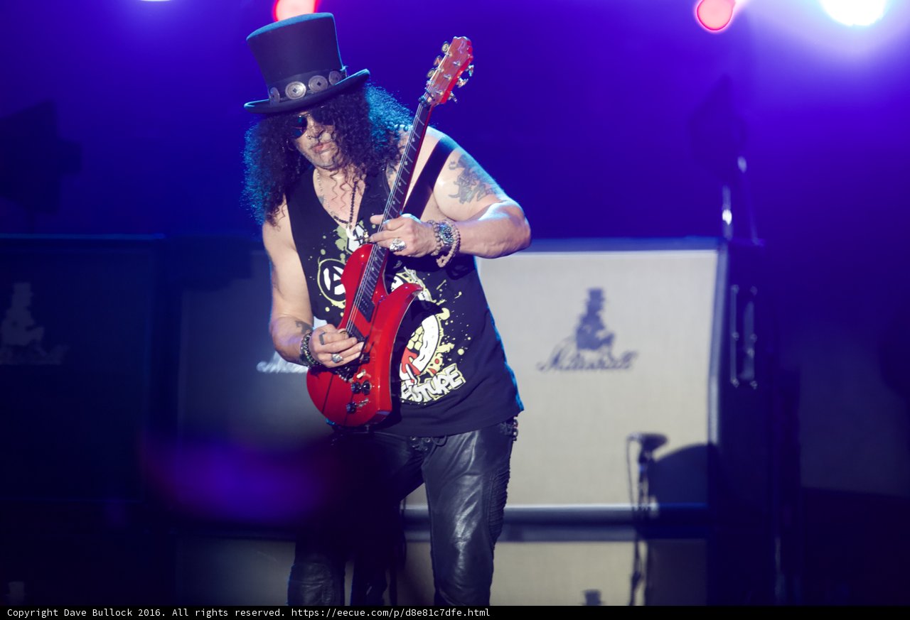 Slash Rocks the Stage at Coachella 2016