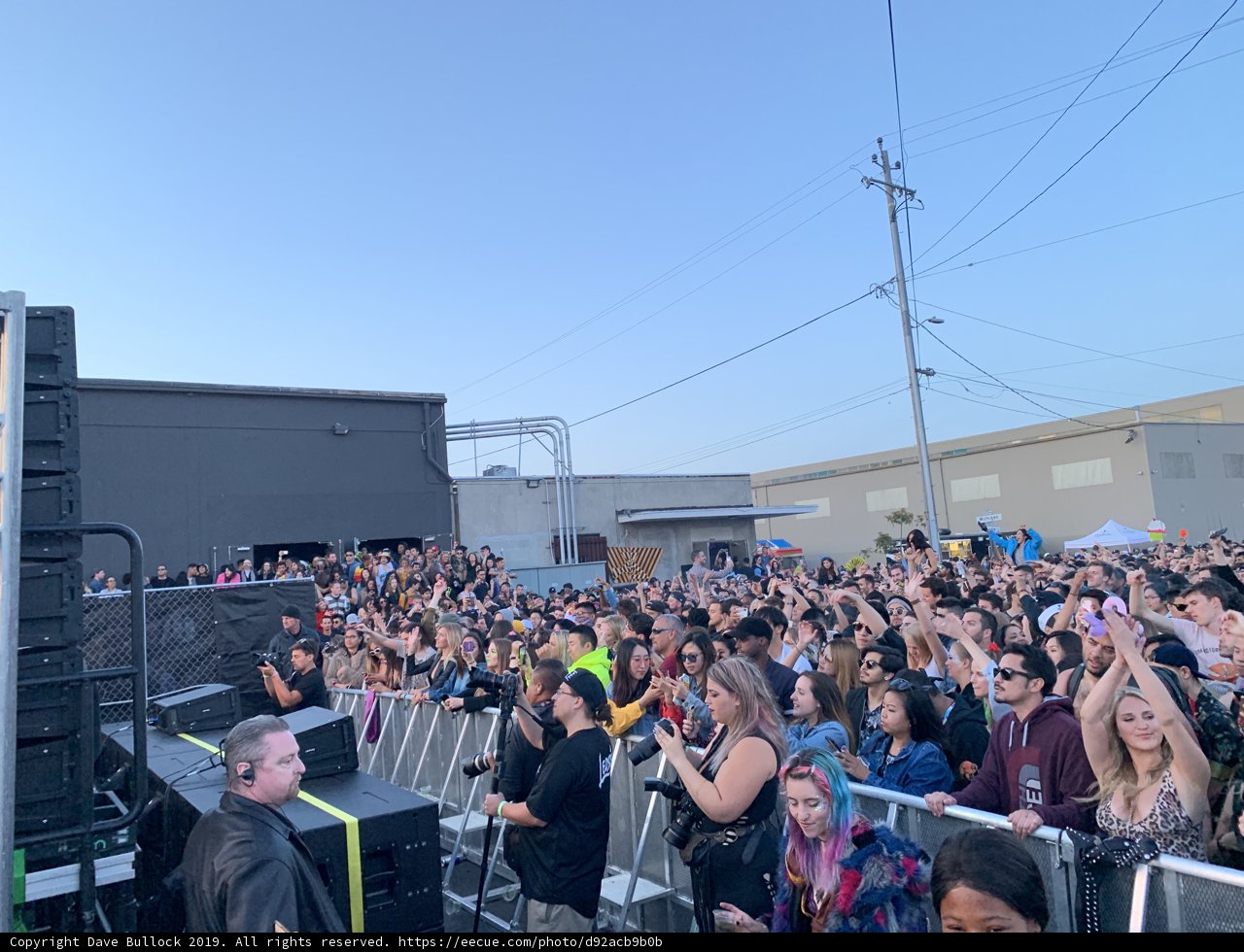 The Concert under the California Sky
