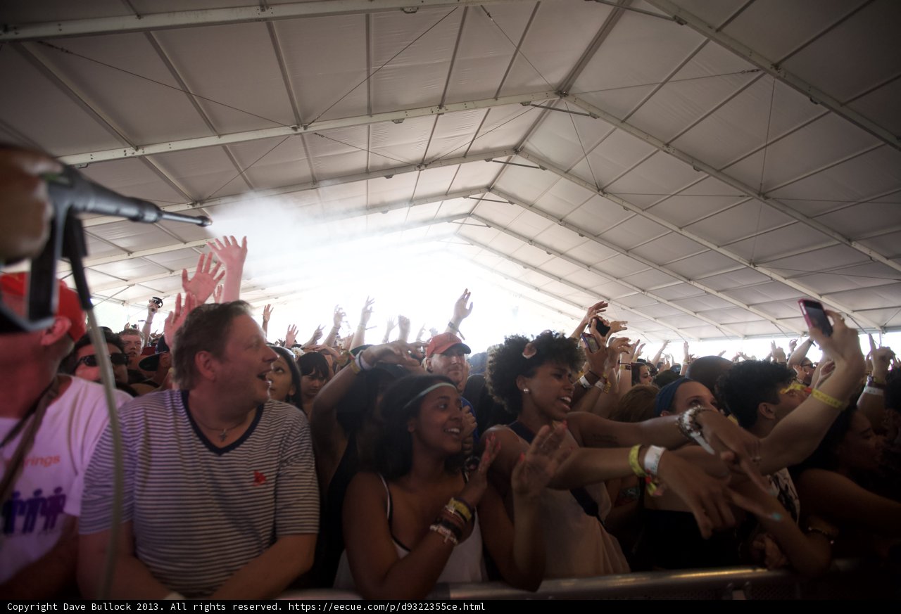 Hands up for the Music
