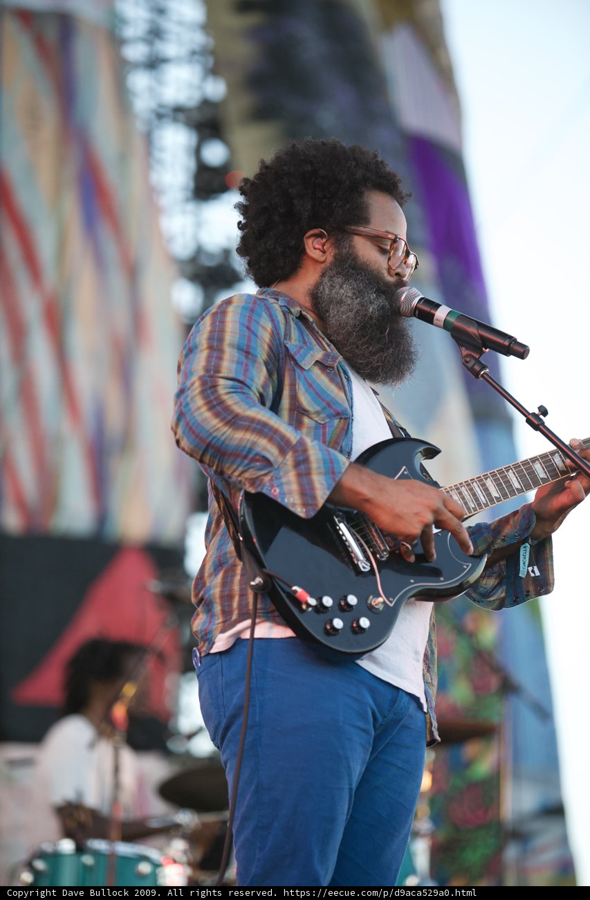 Kyp Malone's Electrifying Guitar Performance