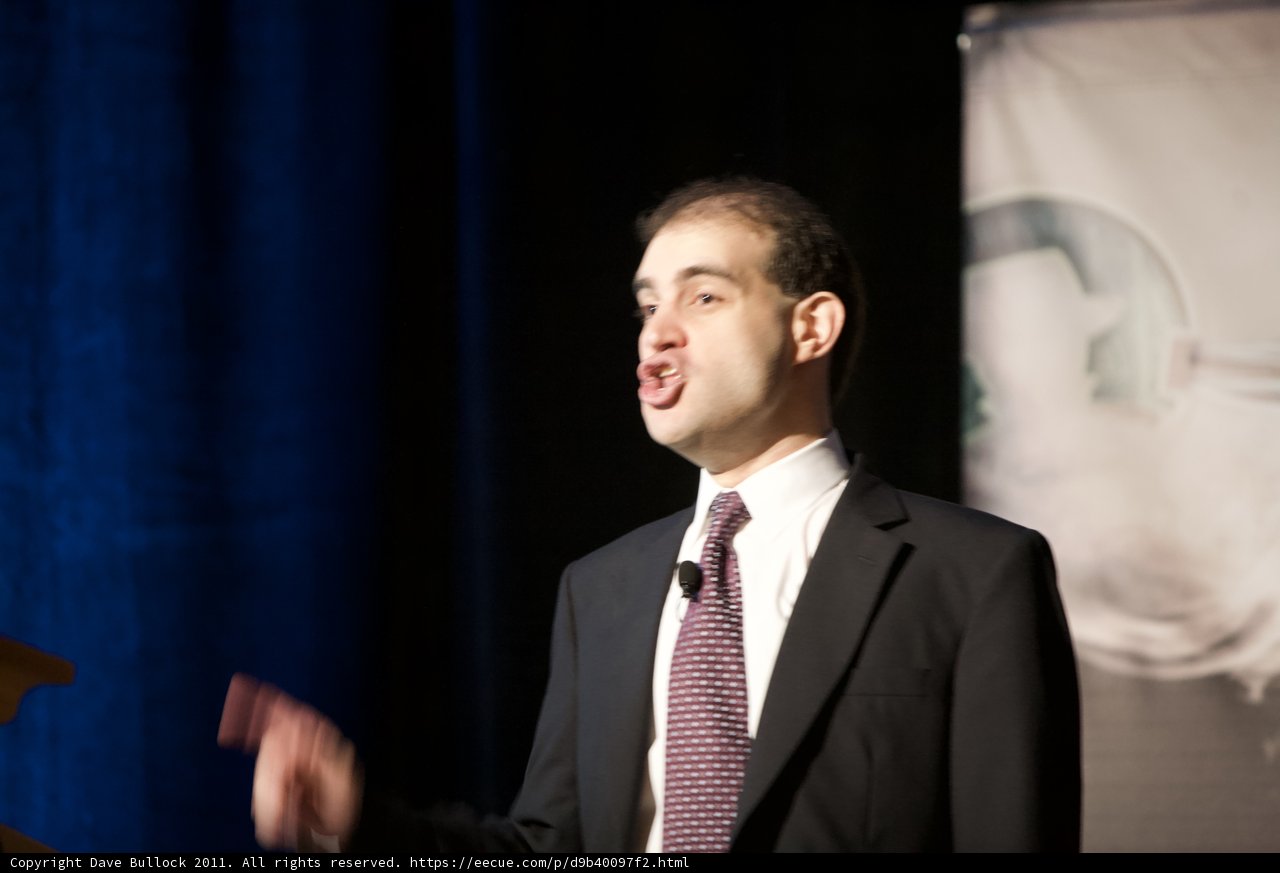Dan Kaminsky Giving a Formal Speech