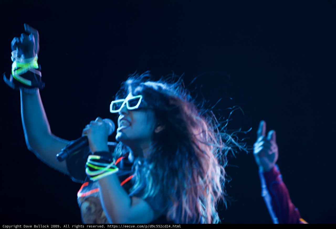 Neon-haired singer electrifies Coachella crowd