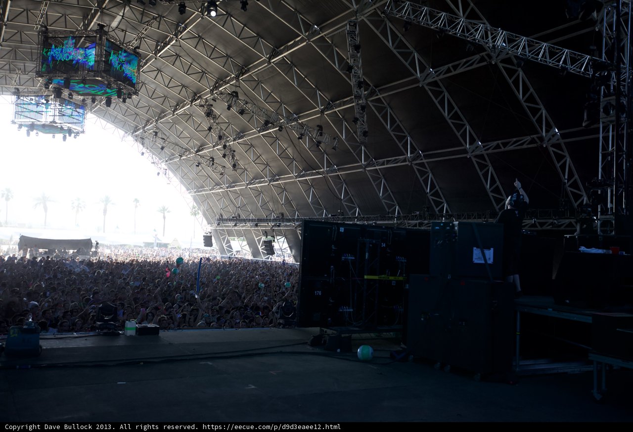 A Sea of Fans at Coachella Concert