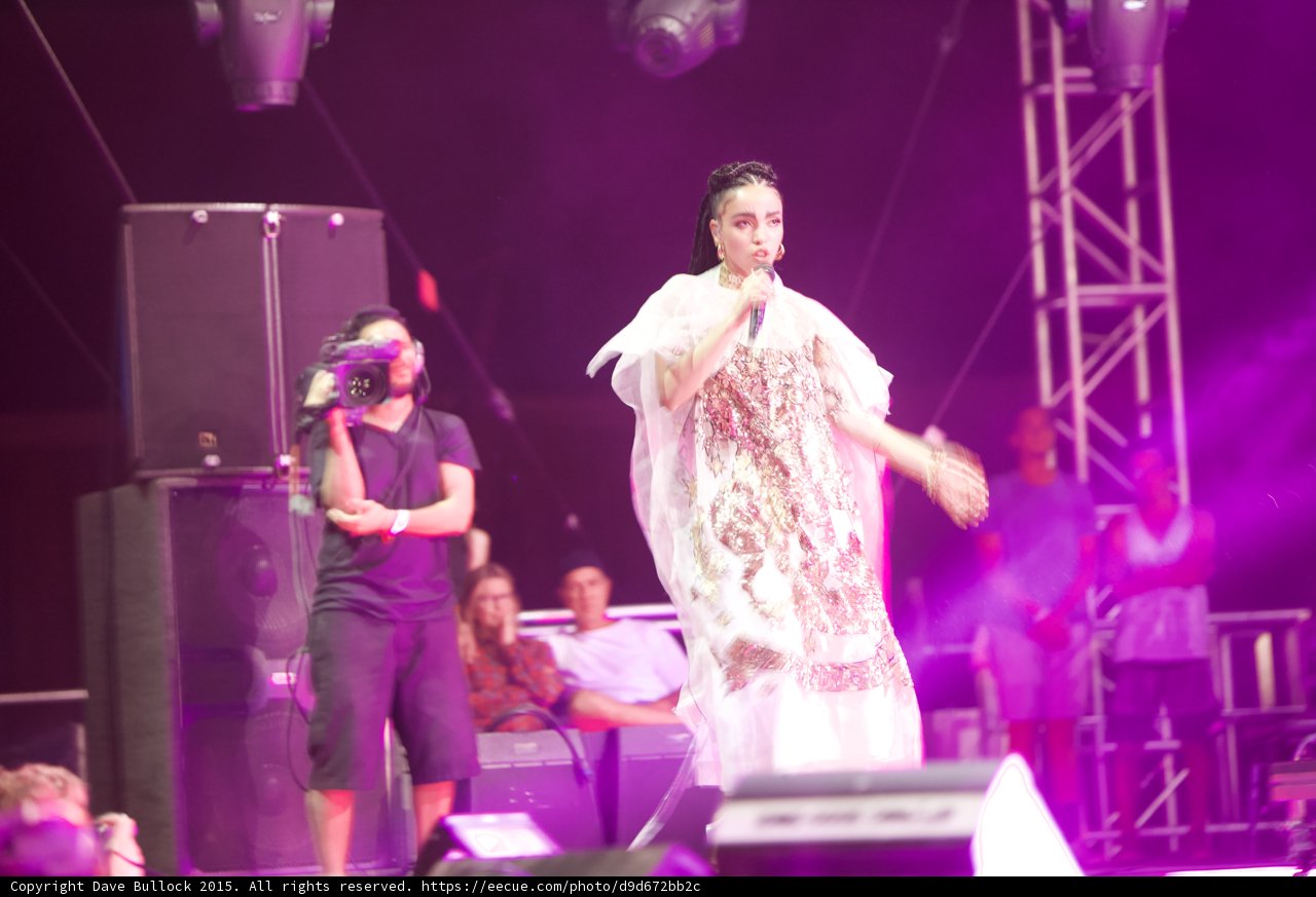FKA Twigs Shines in Indian Dress on Coachella Stage