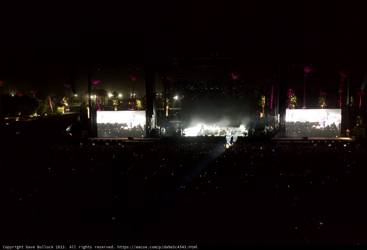 Stage Lights Illuminate Dynamic Concert Performance