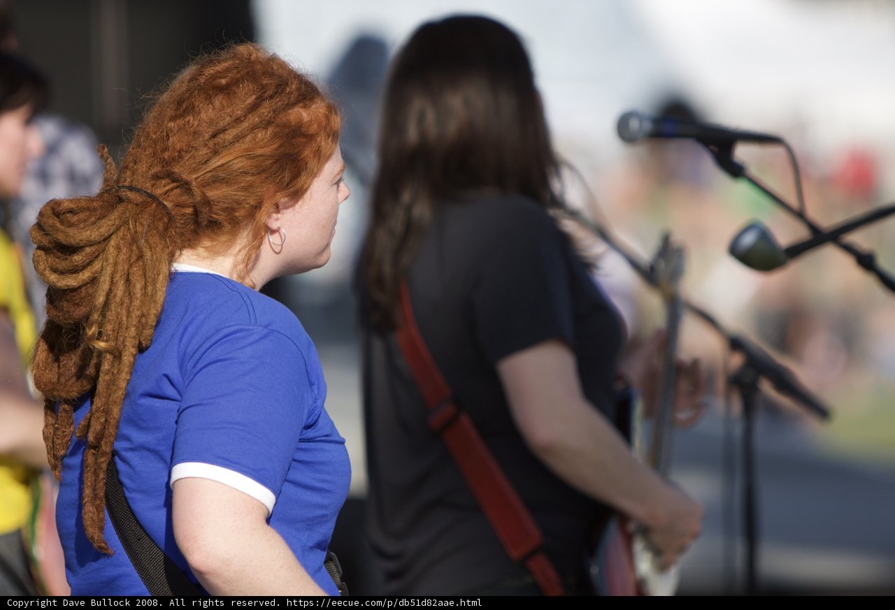 Dreadlocked Entertainer Rocks the Stage at Coachella