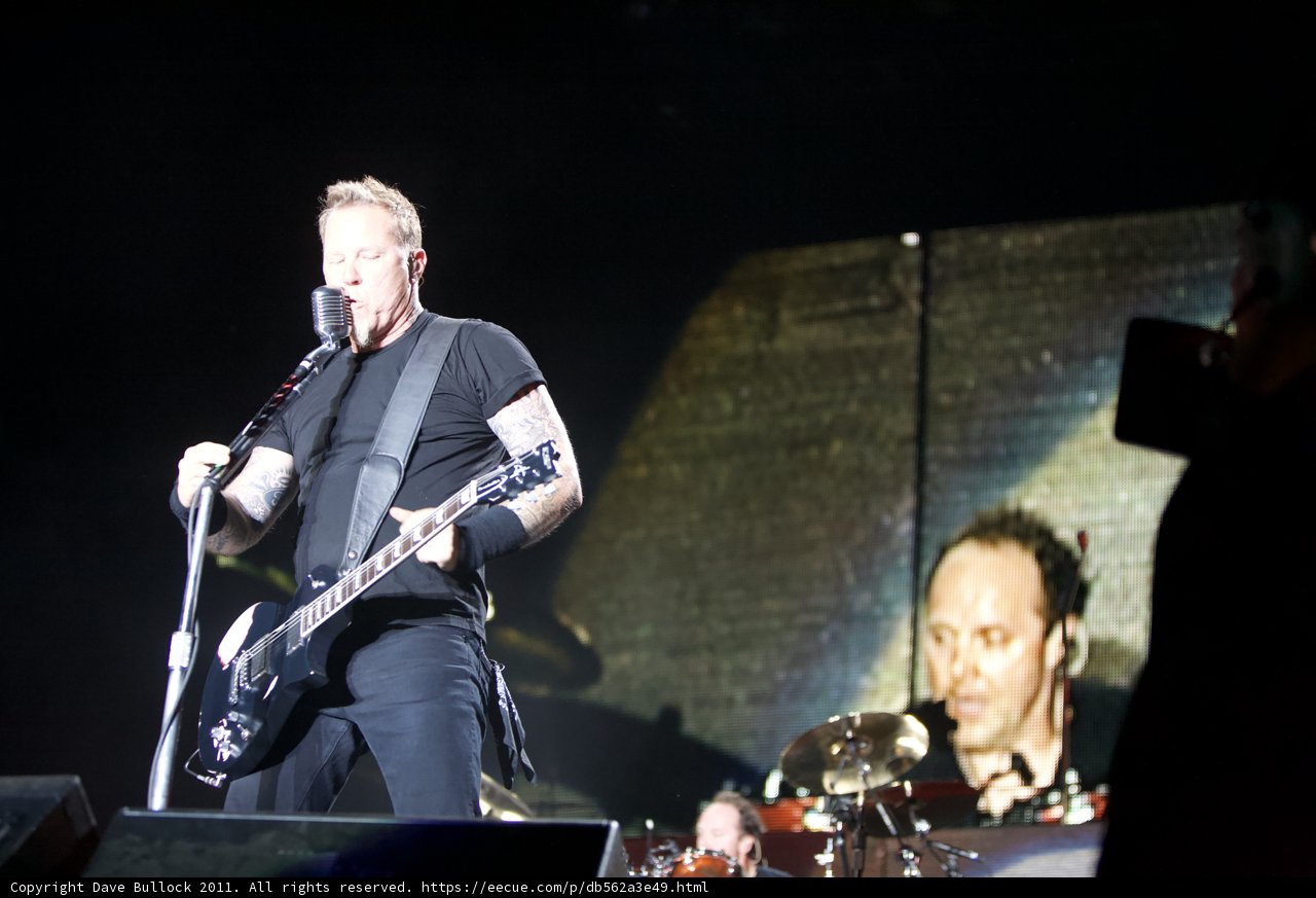Metallica Rocks Paris with The Black Album