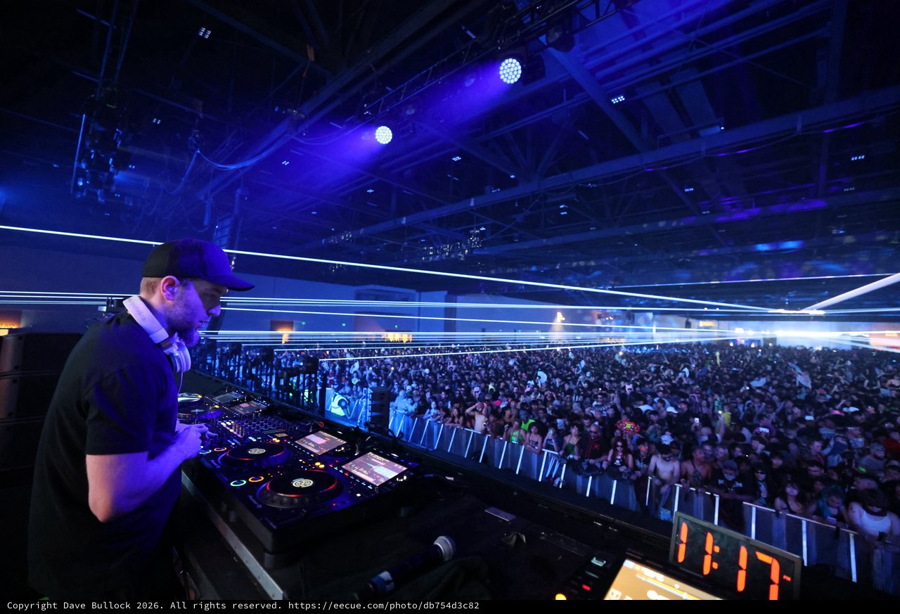 DJ Commands Massive Crowd at Wobbleland 2026