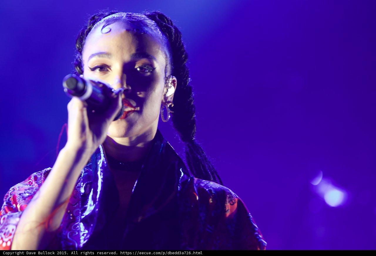FKA twigs Portrait Face Visible Baby Hairs Swirls Cat-Eye Makeup Hoop Earrings Red Lipstick Braided Ponytails Black Choker Kimono Red Gold Patterns Purple Blue Lighting