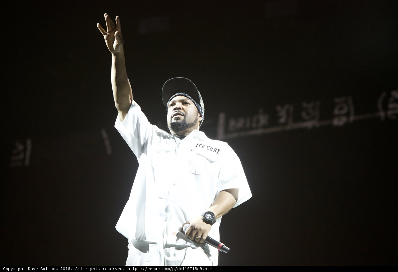 Ice Cube Rocks the Stage